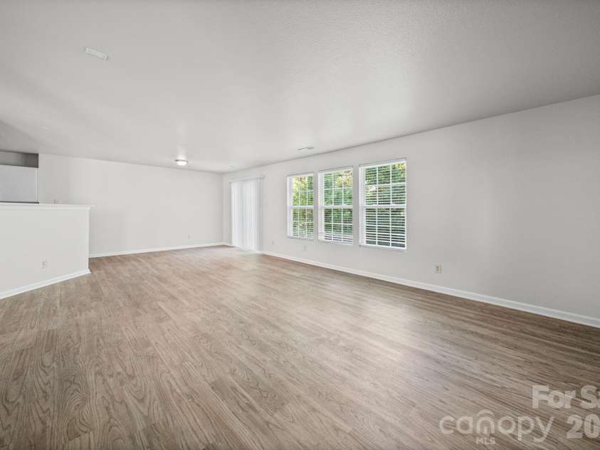 1604 Bray Drive, Charlotte, NC 28214.  MLS# CAR4409695, YatesRealty ID 41773. Great Room