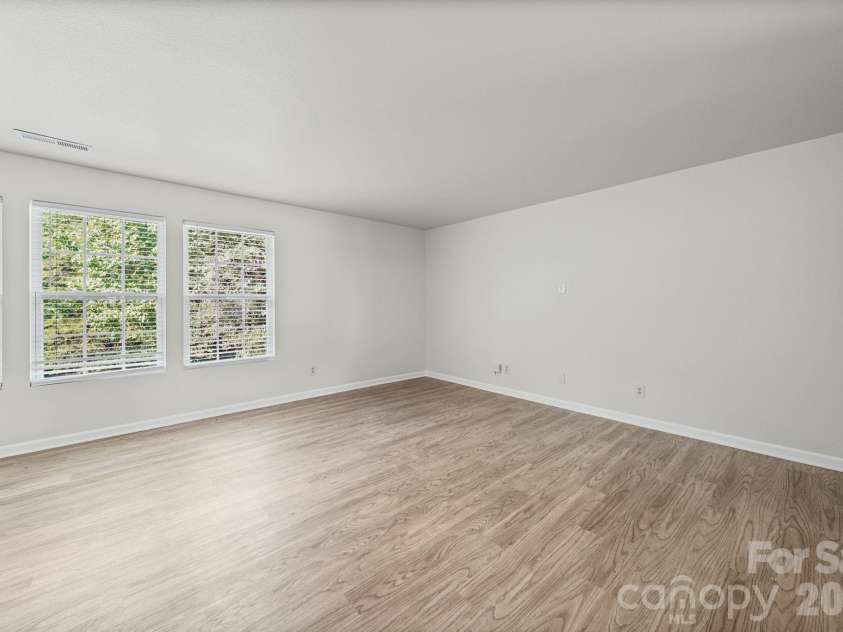1604 Bray Drive, Charlotte, NC 28214.  MLS# CAR4409695, YatesRealty ID 41773. Great Room
