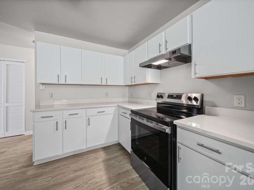 1604 Bray Drive, Charlotte, NC 28214.  MLS# CAR4409695, YatesRealty ID 41773. Kitchen