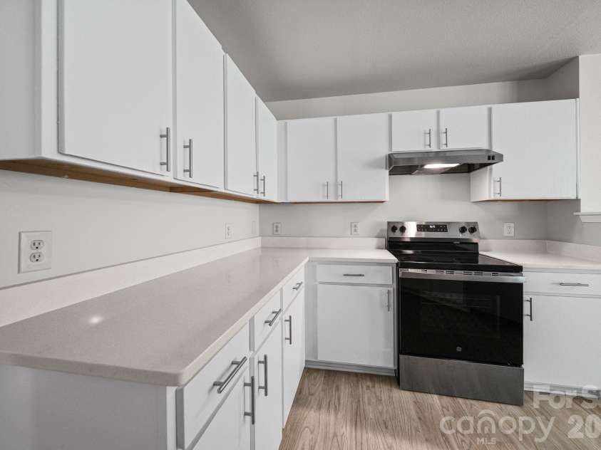 1604 Bray Drive, Charlotte, NC 28214.  MLS# CAR4409695, YatesRealty ID 41773. Kitchen