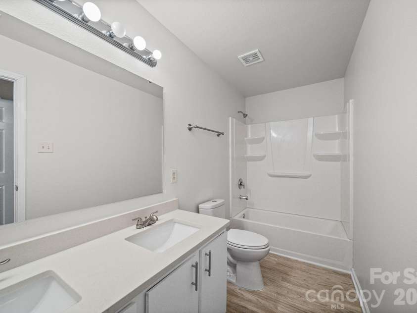 1604 Bray Drive, Charlotte, NC 28214.  MLS# CAR4409695, YatesRealty ID 41773. Secondary Bathroom