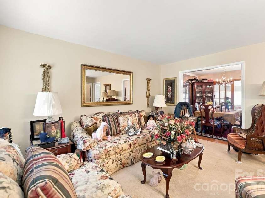 5914 Quiet Cove Court, Charlotte, NC 28215.  MLS# CAR4411070, YatesRealty ID 41777. 