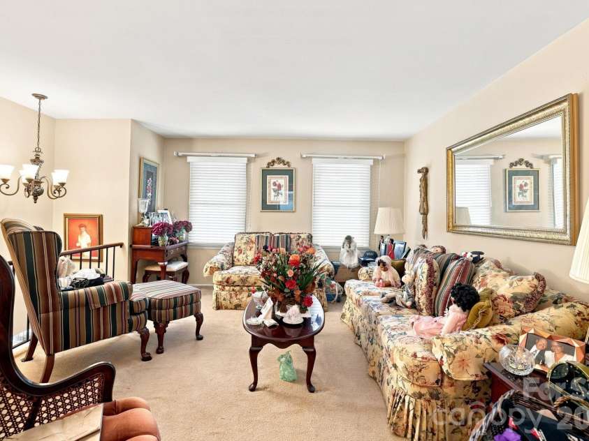 5914 Quiet Cove Court, Charlotte, NC 28215.  MLS# CAR4411070, YatesRealty ID 41777. 