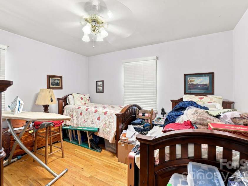 5914 Quiet Cove Court, Charlotte, NC 28215.  MLS# CAR4411070, YatesRealty ID 41777. 