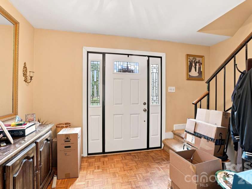 5914 Quiet Cove Court, Charlotte, NC 28215.  MLS# CAR4411070, YatesRealty ID 41777. 