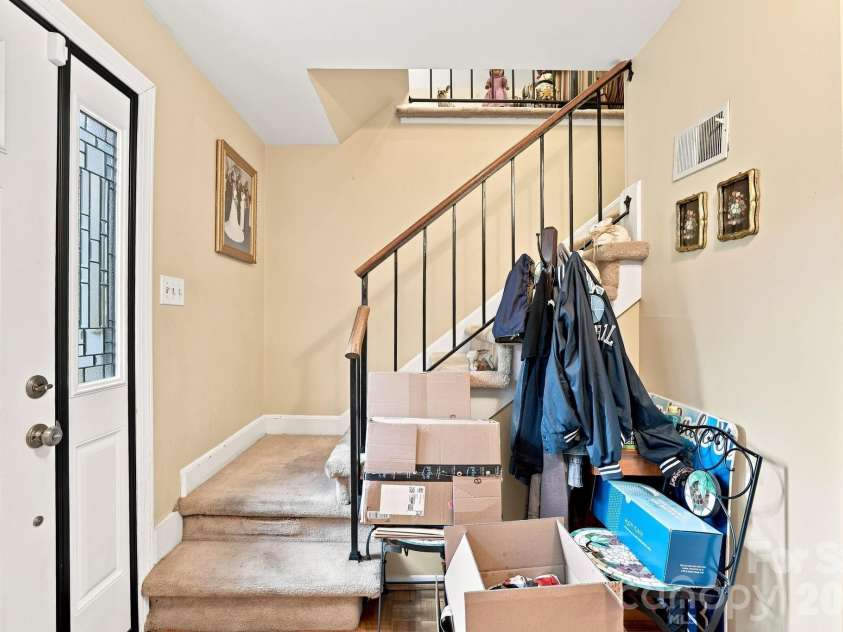 5914 Quiet Cove Court, Charlotte, NC 28215.  MLS# CAR4411070, YatesRealty ID 41777. 
