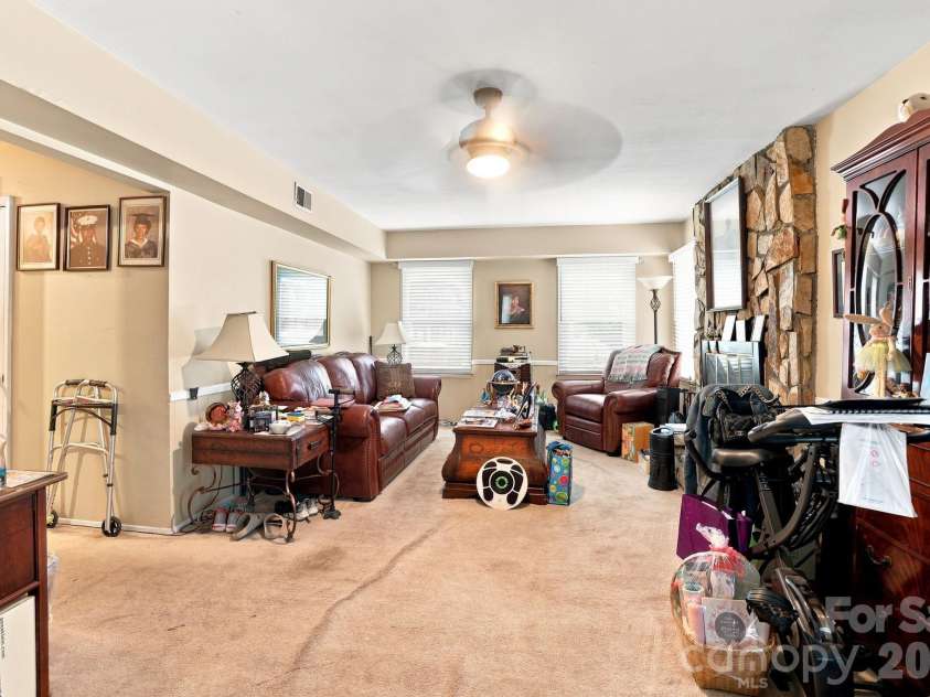 5914 Quiet Cove Court, Charlotte, NC 28215.  MLS# CAR4411070, YatesRealty ID 41777. 