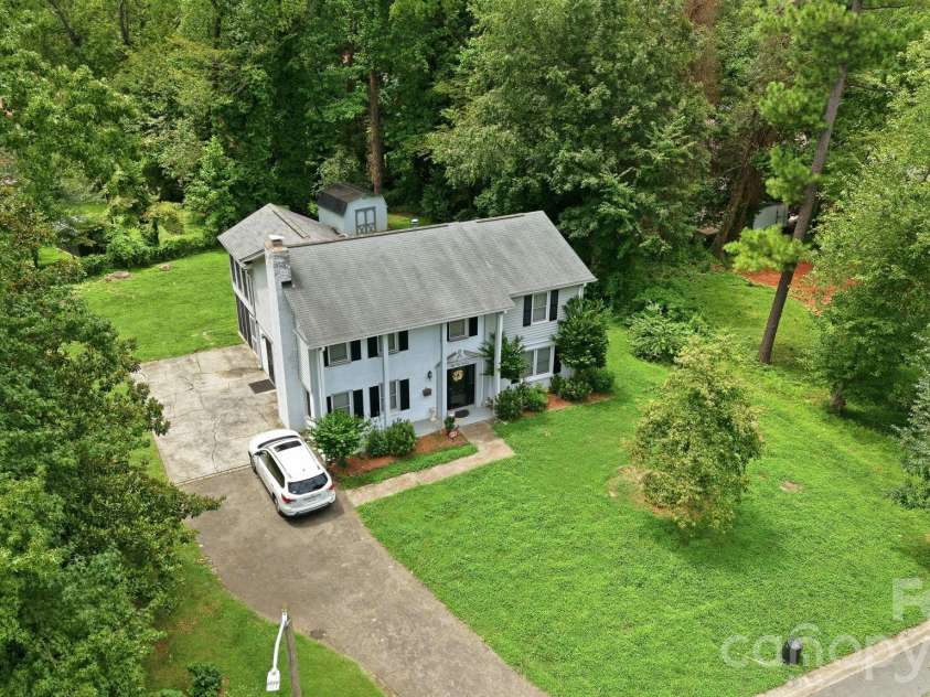 5914 Quiet Cove Court, Charlotte, NC 28215.  MLS# CAR4411070, YatesRealty ID 41777. 