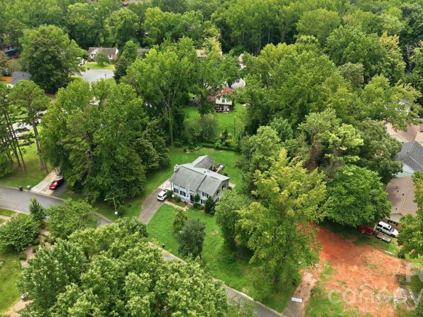 5914 Quiet Cove Court, Charlotte, NC 28215.  MLS# CAR4411070, YatesRealty ID 41777. 