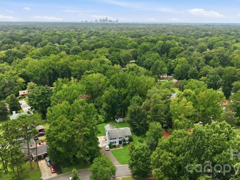 5914 Quiet Cove Court, Charlotte, NC 28215.  MLS# CAR4411070, YatesRealty ID 41777. 
