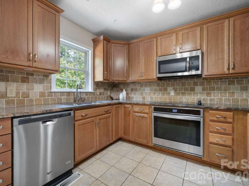 4400 Willowood Drive, Morganton, NC 28655.  MLS# CAR4409635, YatesRealty ID 41778. 