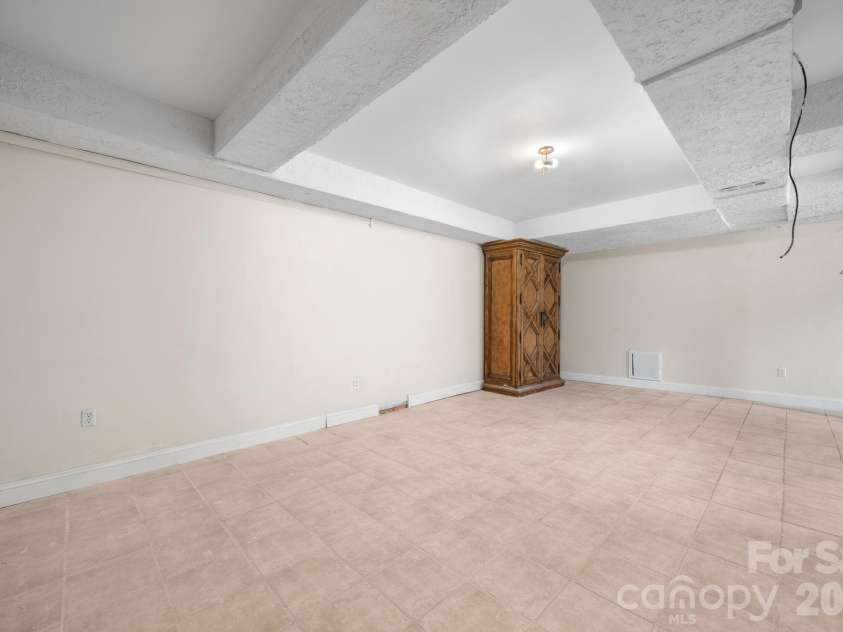 4400 Willowood Drive, Morganton, NC 28655.  MLS# CAR4409635, YatesRealty ID 41778. 