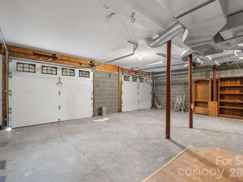 4400 Willowood Drive, Morganton, NC 28655.  MLS# CAR4409635, YatesRealty ID 41778. 