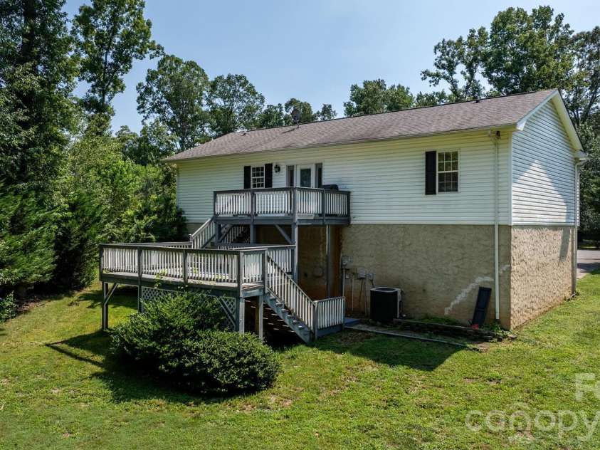 4400 Willowood Drive, Morganton, NC 28655.  MLS# CAR4409635, YatesRealty ID 41778. 