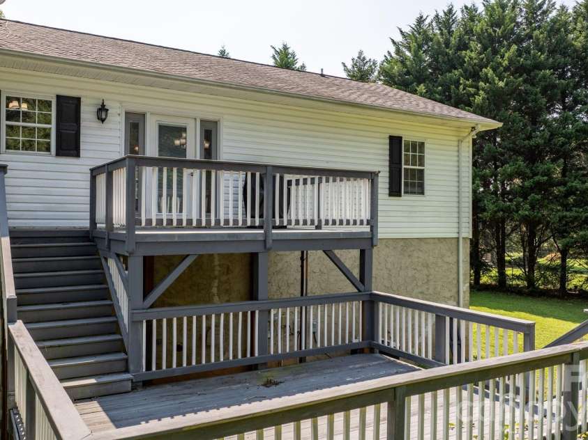 4400 Willowood Drive, Morganton, NC 28655.  MLS# CAR4409635, YatesRealty ID 41778. 