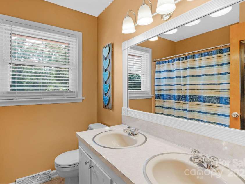 2036 Biggers Lake Road, Shelby, NC 28152.  MLS# CAR4273982, YatesRealty ID 4178. 