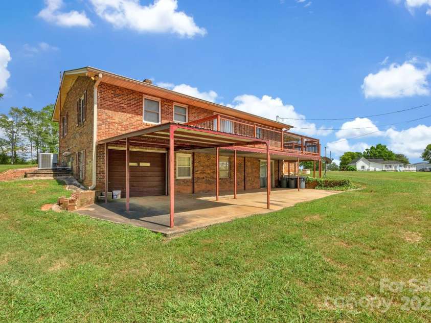 2036 Biggers Lake Road, Shelby, NC 28152.  MLS# CAR4273982, YatesRealty ID 4178. 