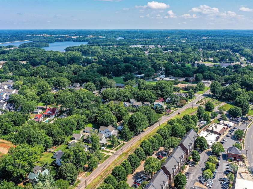504 Potts Street, Davidson, NC 28036.  MLS# CAR4274445, YatesRealty ID 4178. 
