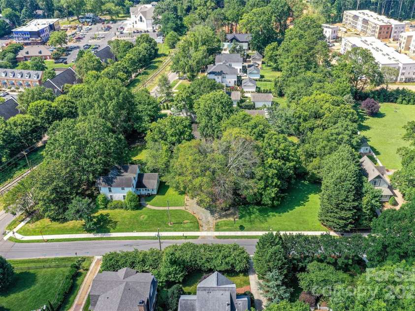 504 Potts Street, Davidson, NC 28036.  MLS# CAR4274445, YatesRealty ID 4178. One block from South Main Street in Davidson