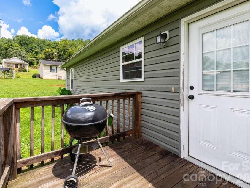 40 Eddie Drive, Old Fort, NC 28762.  MLS# CAR4409389, YatesRealty ID 41780. Back Deck