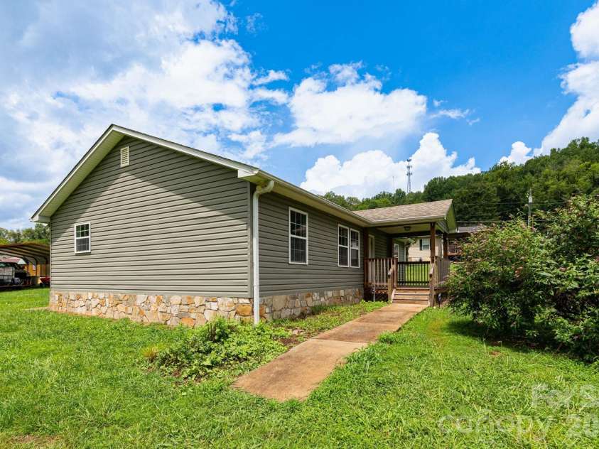 40 Eddie Drive, Old Fort, NC 28762.  MLS# CAR4409389, YatesRealty ID 41780. Front Sidewalk