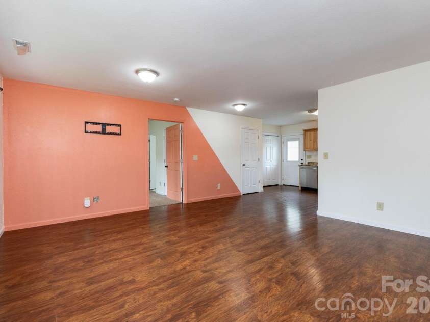 40 Eddie Drive, Old Fort, NC 28762.  MLS# CAR4409389, YatesRealty ID 41780. Living Room/Dining Area