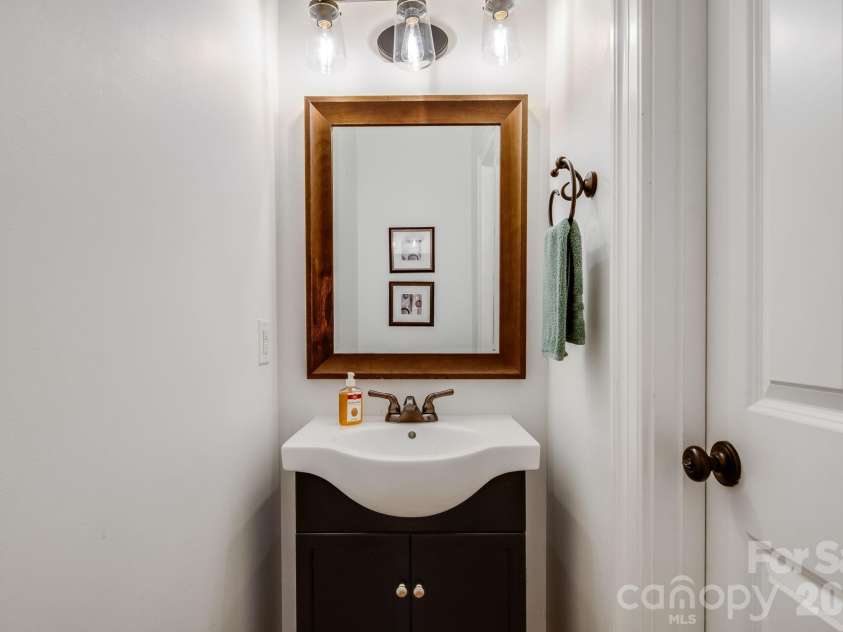 28 Greenbriar Road, Black Mountain, NC 28711.  MLS# CAR4408381, YatesRealty ID 41783. 