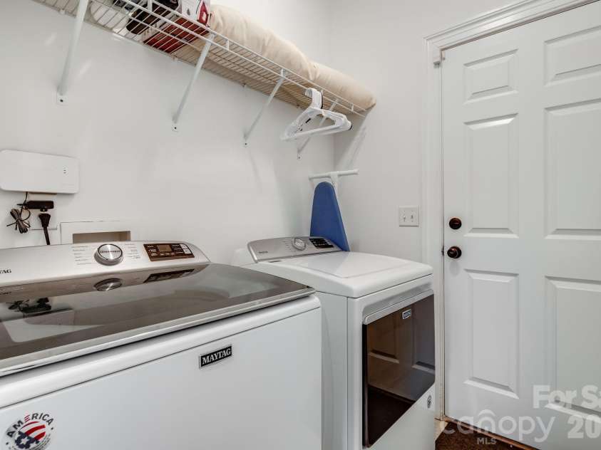 28 Greenbriar Road, Black Mountain, NC 28711.  MLS# CAR4408381, YatesRealty ID 41783. 