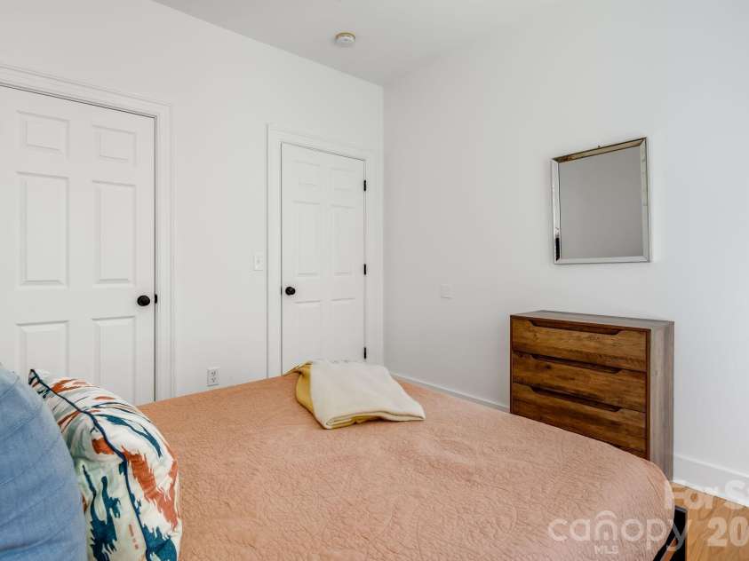 28 Greenbriar Road, Black Mountain, NC 28711.  MLS# CAR4408381, YatesRealty ID 41783. 