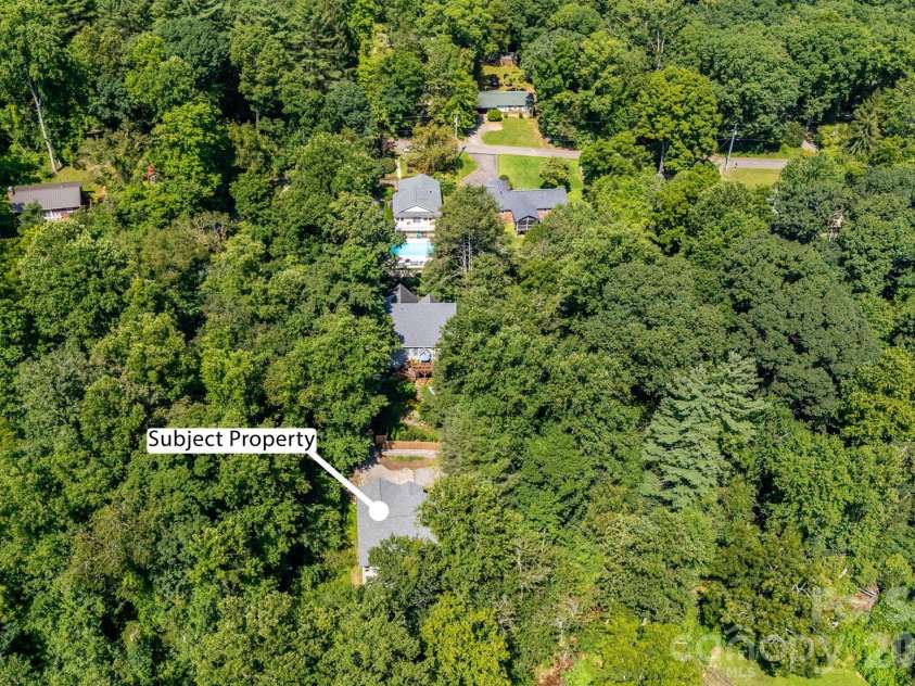 28 Greenbriar Road, Black Mountain, NC 28711.  MLS# CAR4408381, YatesRealty ID 41783. 