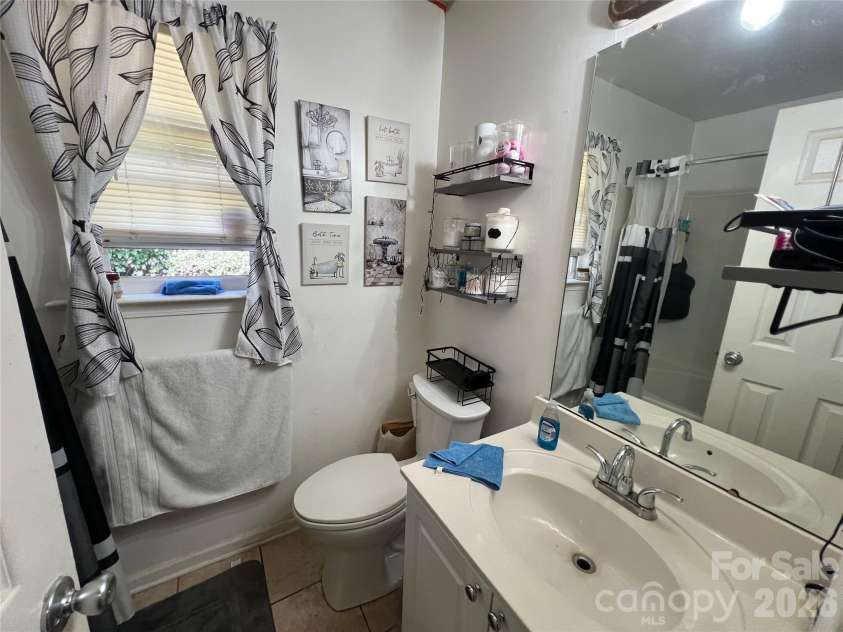 2630 Larry Drive, Charlotte, NC 28214.  MLS# CAR4412165, YatesRealty ID 41786. 