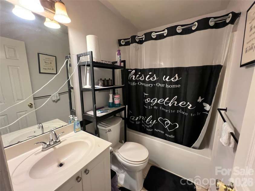 2630 Larry Drive, Charlotte, NC 28214.  MLS# CAR4412165, YatesRealty ID 41786. 