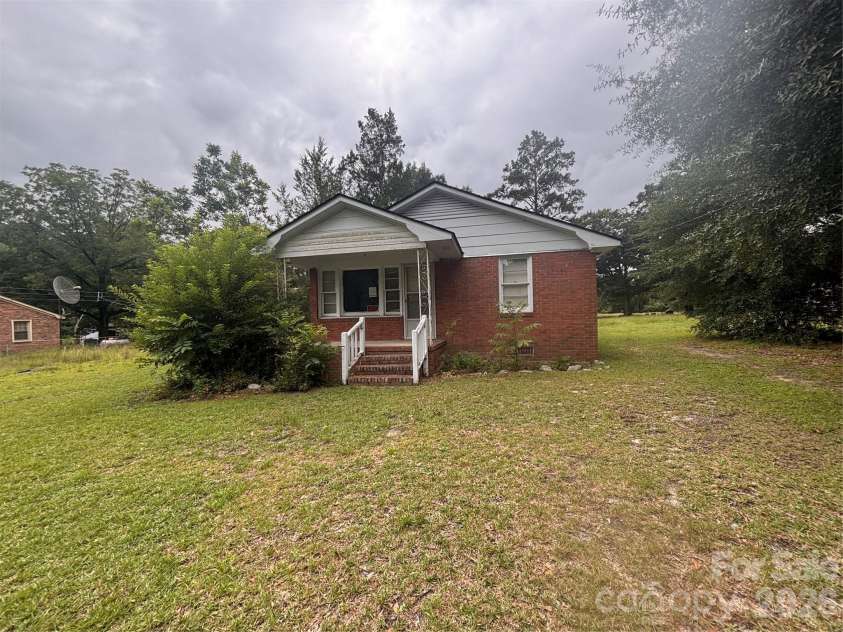 5136 Chinaberry Road, Florence, SC 29506.  MLS# CAR4412147, YatesRealty ID 41787. 