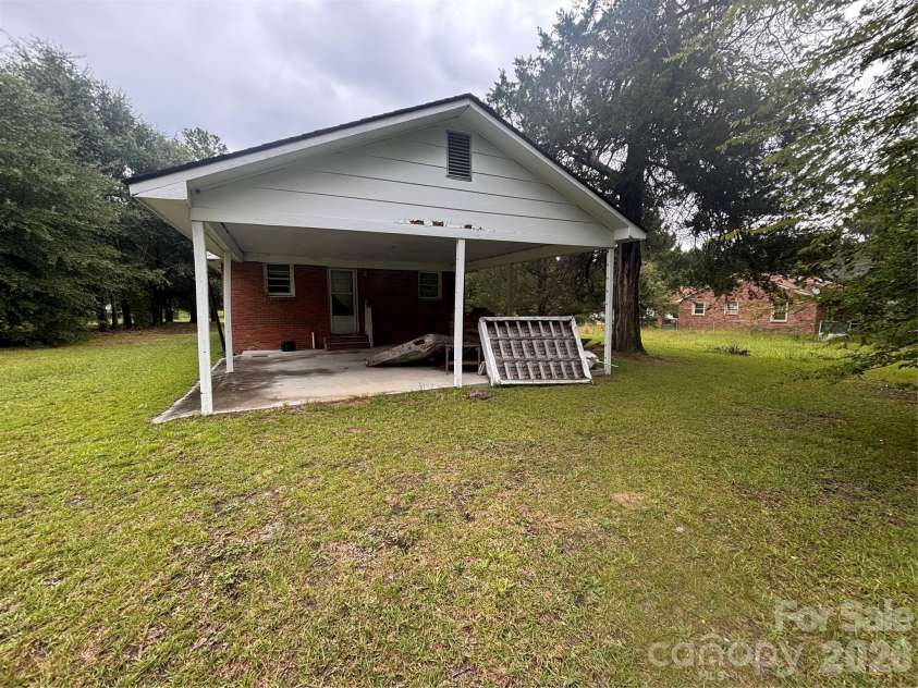 5136 Chinaberry Road, Florence, SC 29506.  MLS# CAR4412147, YatesRealty ID 41787. 