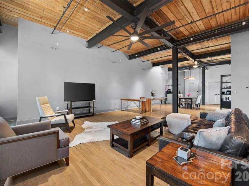 310 Arlington Avenue, Charlotte, NC 28203.  MLS# CAR4411977, YatesRealty ID 41789. 
