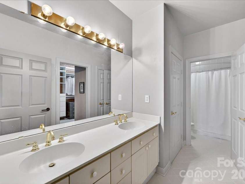 310 Arlington Avenue, Charlotte, NC 28203.  MLS# CAR4411977, YatesRealty ID 41789. 