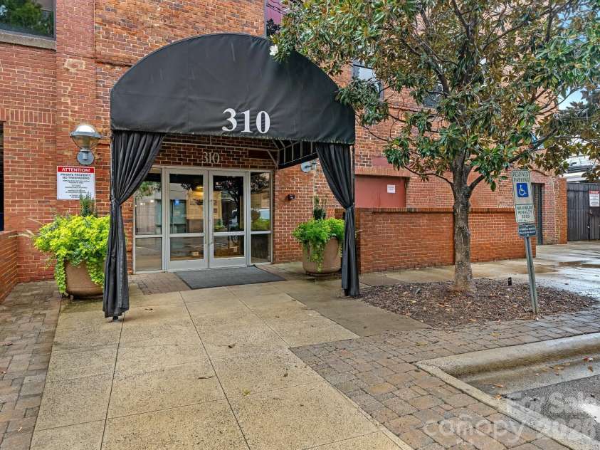 310 Arlington Avenue, Charlotte, NC 28203.  MLS# CAR4428320, YatesRealty ID 41789. 