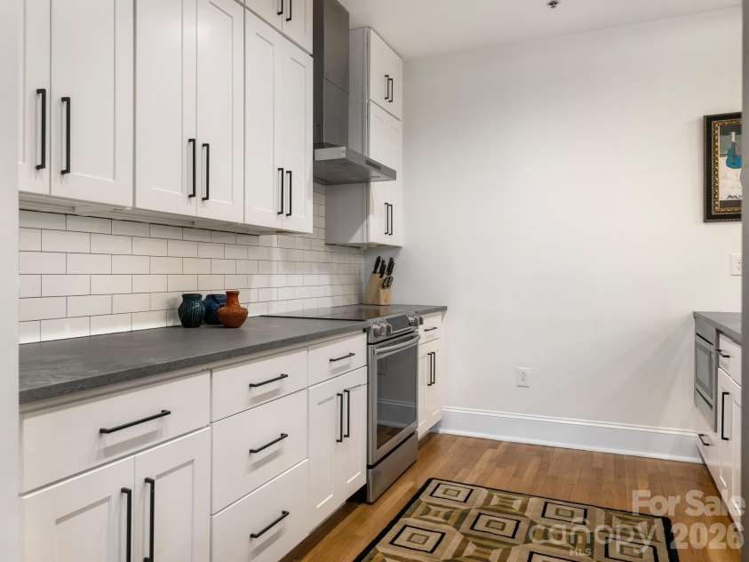 310 Arlington Avenue, Charlotte, NC 28203.  MLS# CAR4428320, YatesRealty ID 41789. 