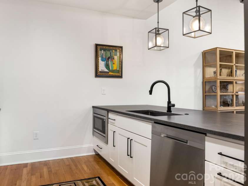 310 Arlington Avenue, Charlotte, NC 28203.  MLS# CAR4428320, YatesRealty ID 41789. 