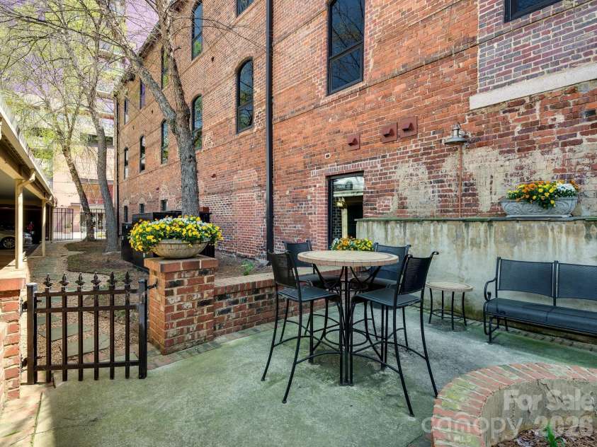 310 Arlington Avenue, Charlotte, NC 28203.  MLS# CAR4428320, YatesRealty ID 41789. 