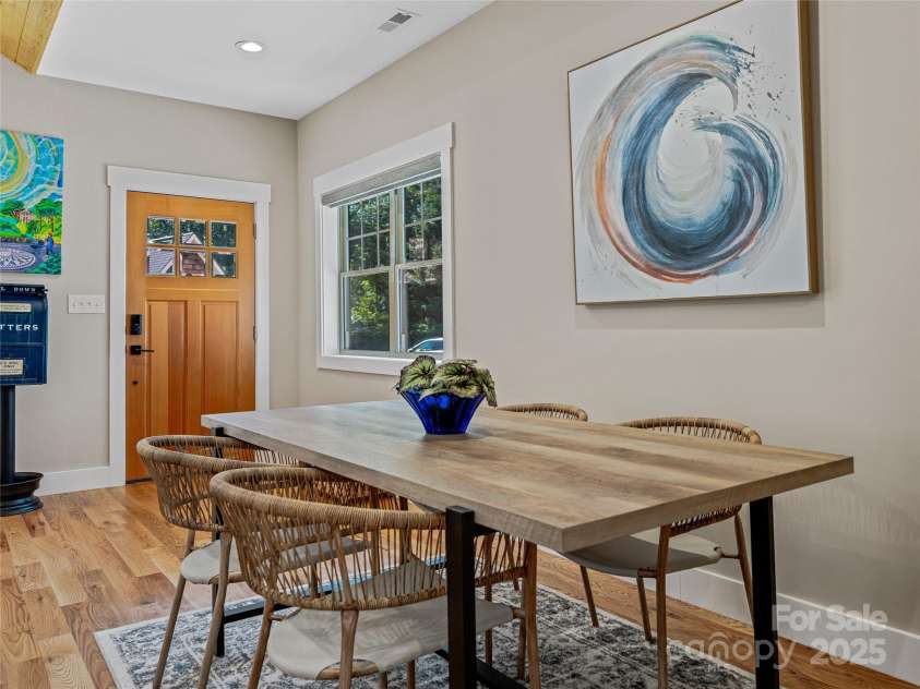 18 Destination Drive, Asheville, NC 28806.  MLS# CAR4305303, YatesRealty ID 4179. 