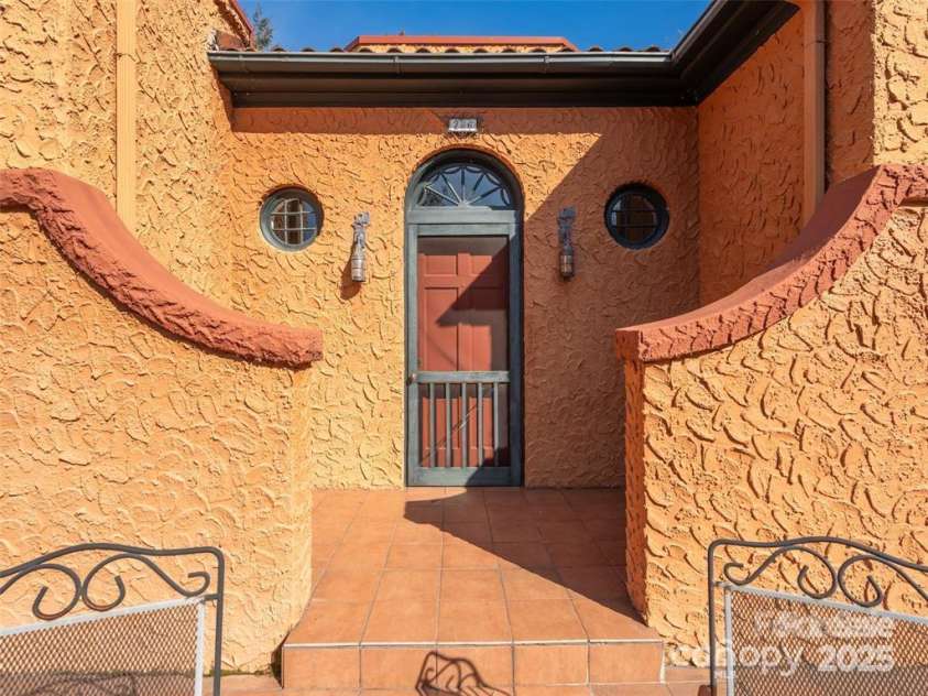 26 Sheridan Road, Asheville, NC 28803.  MLS# CAR4313661, YatesRealty ID 4179. 