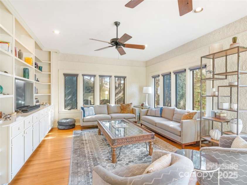 26 Sheridan Road, Asheville, NC 28803.  MLS# CAR4313661, YatesRealty ID 4179. 