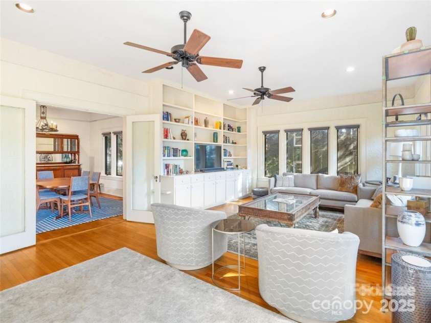 26 Sheridan Road, Asheville, NC 28803.  MLS# CAR4313661, YatesRealty ID 4179. 