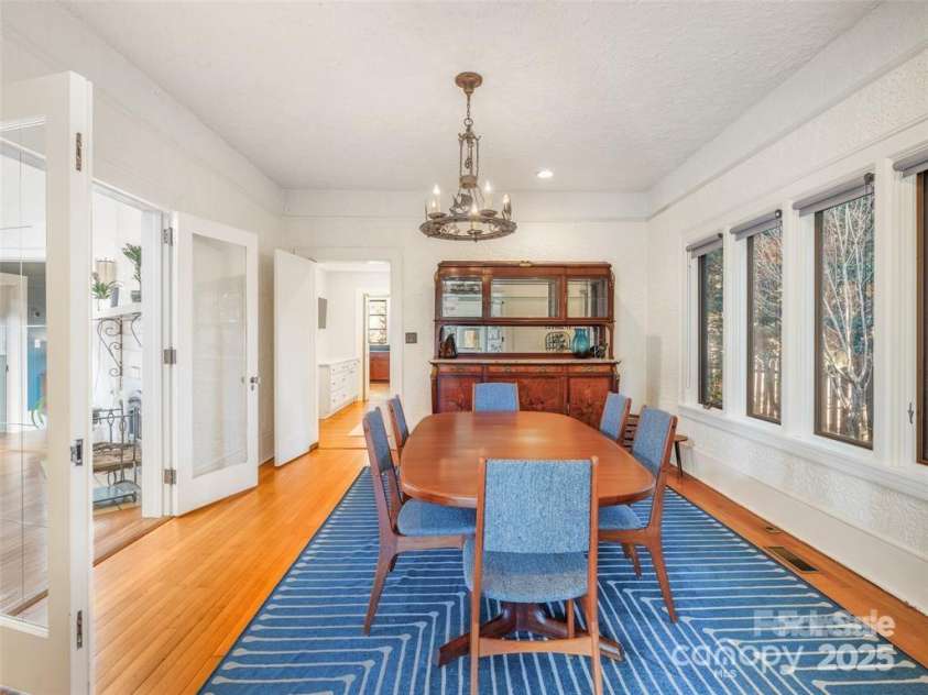 26 Sheridan Road, Asheville, NC 28803.  MLS# CAR4313661, YatesRealty ID 4179. 