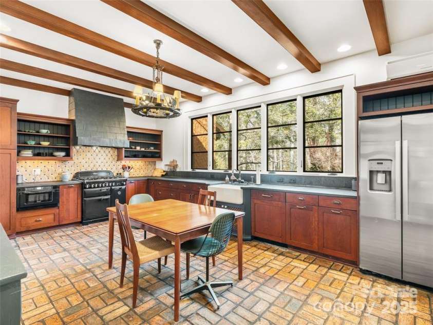 26 Sheridan Road, Asheville, NC 28803.  MLS# CAR4313661, YatesRealty ID 4179. 