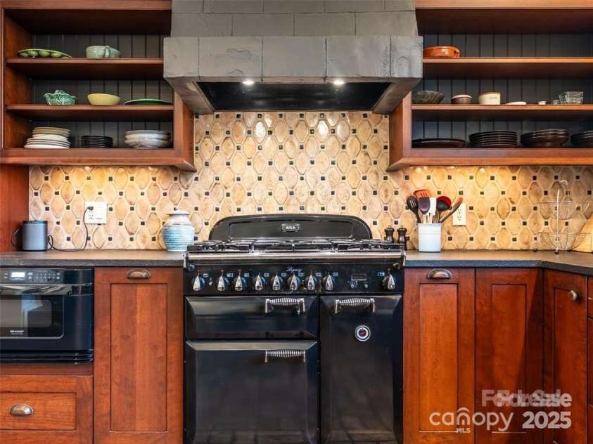 26 Sheridan Road, Asheville, NC 28803.  MLS# CAR4313661, YatesRealty ID 4179. 