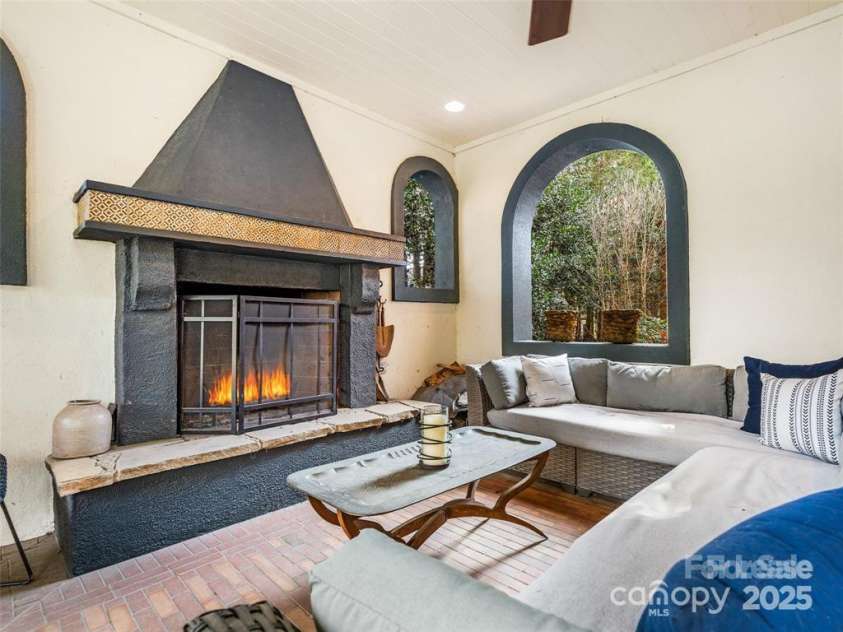 26 Sheridan Road, Asheville, NC 28803.  MLS# CAR4313661, YatesRealty ID 4179. 