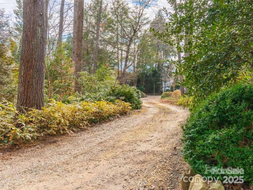 26 Sheridan Road, Asheville, NC 28803.  MLS# CAR4313661, YatesRealty ID 4179. 