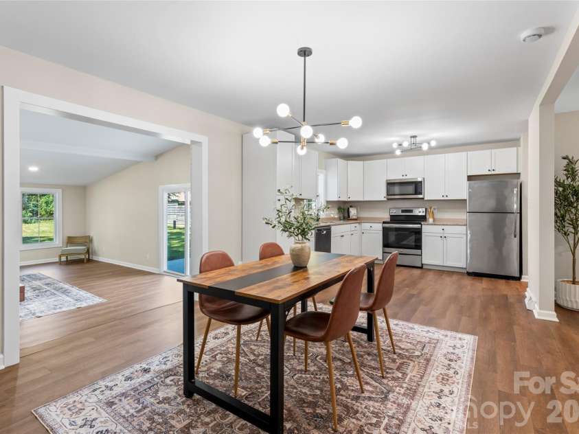 5316 Rupert Lane, Charlotte, NC 28215.  MLS# CAR4412155, YatesRealty ID 41790. 